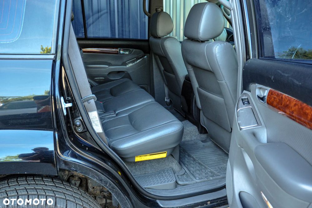 Toyota Land Cruiser - 11