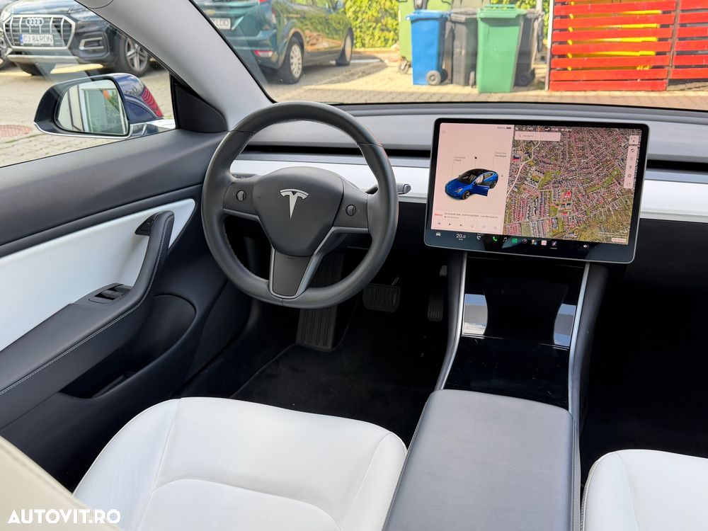 Tesla Model 3 - 6