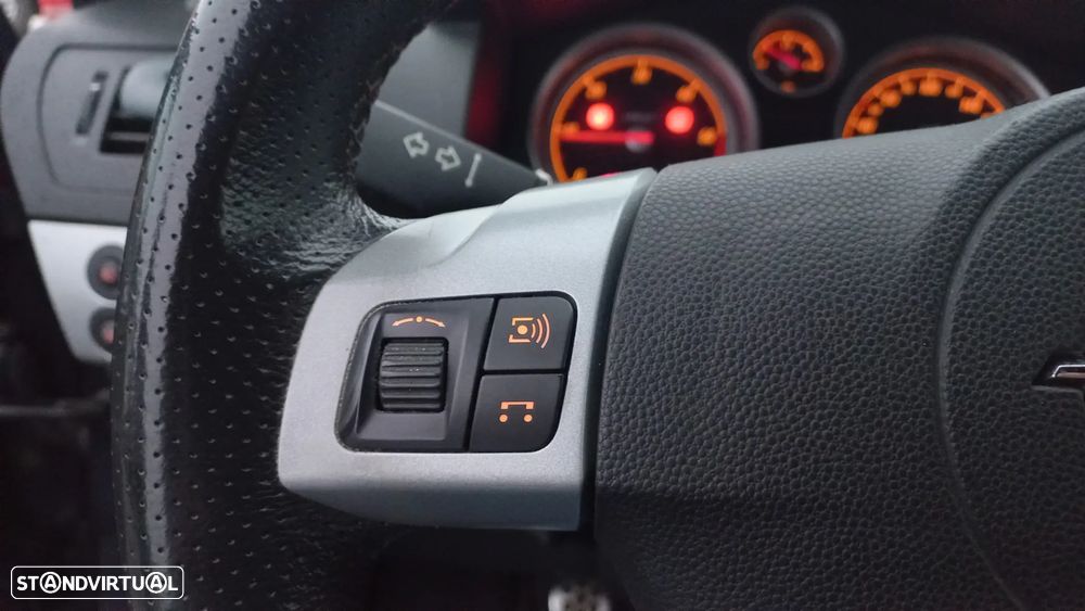 Opel Astra GTC 1.7 CDTi - 10