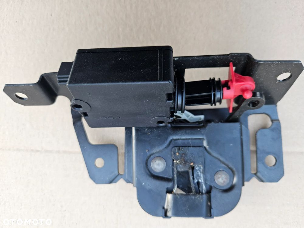 BMW E46 Compact zamek klapy tył tylnej bagażnika - 1