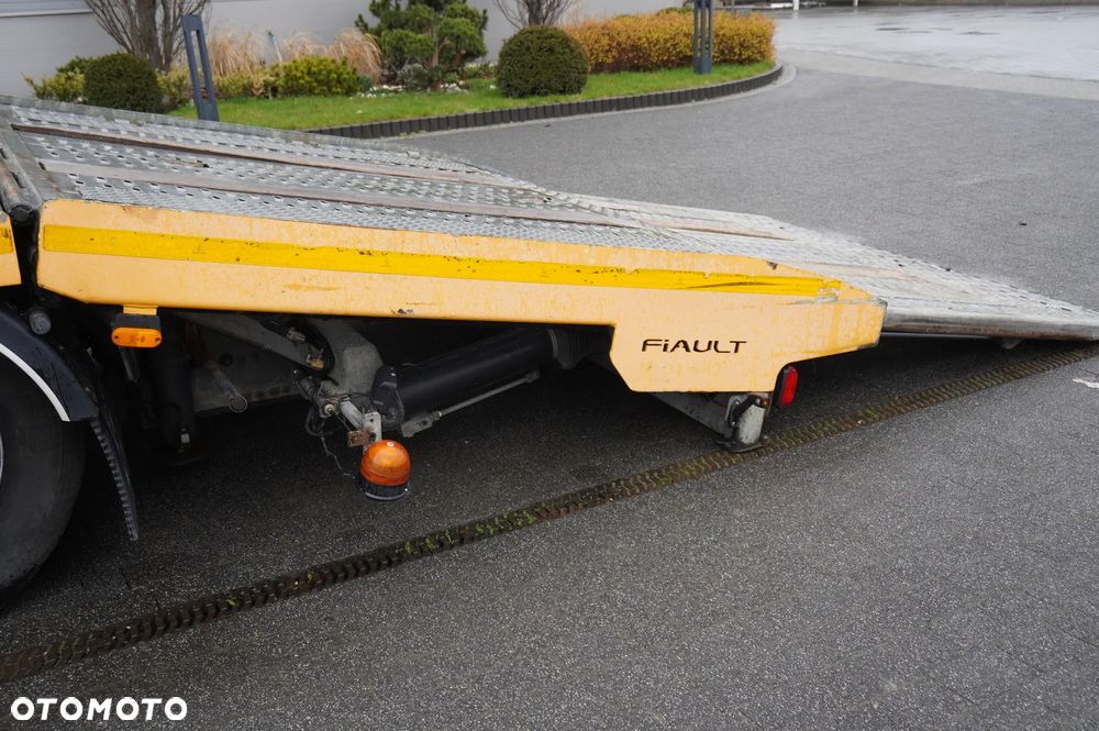 Iveco Stralis 420 8x2 / Zabudowa laweta Fiault / 2 osie skrętne / 17,6 t ładowności - 16