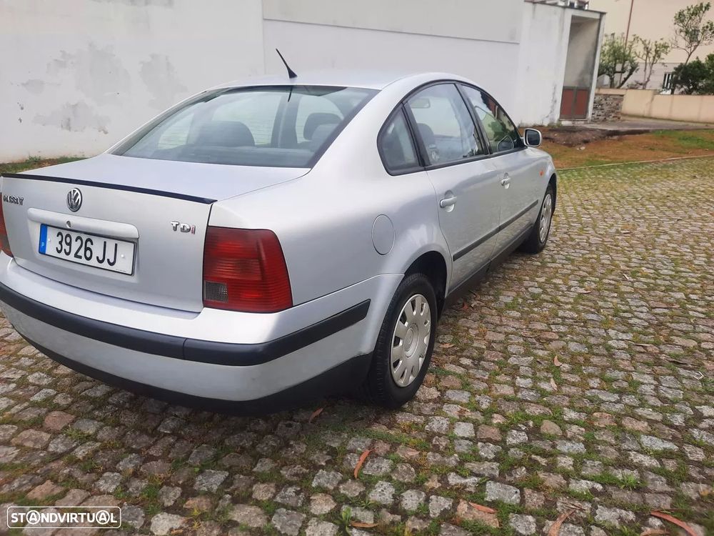VW Passat - 4