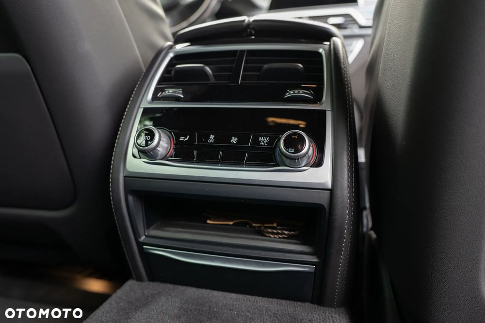 BMW Seria 7 740d xDrive mHEV sport - 36