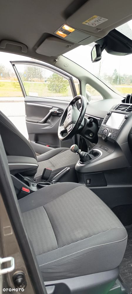 Toyota Verso 1.8 Premium 7os EU6 - 1