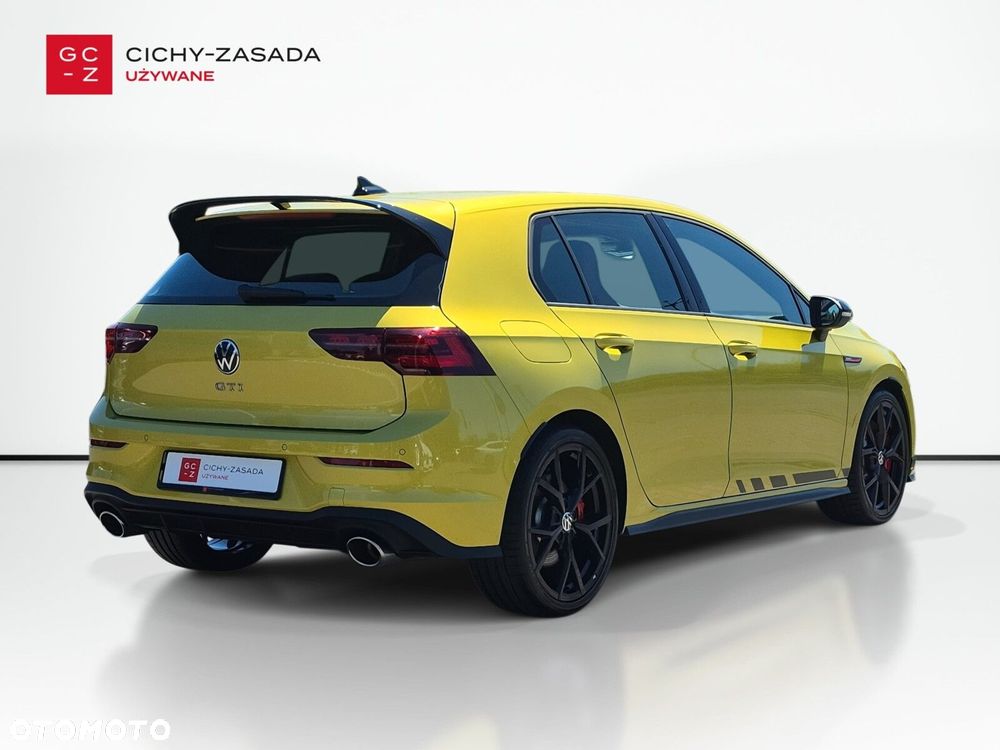 Volkswagen Golf - 5