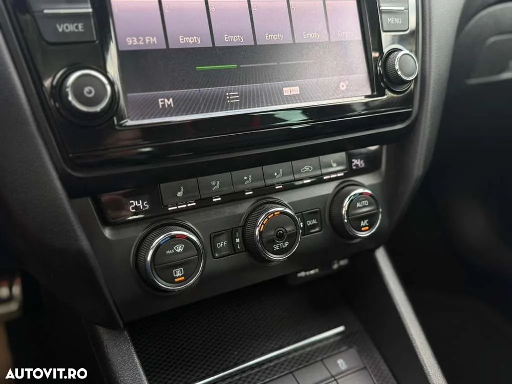 Skoda Octavia Combi 2.0 TDI (Green tec) DSG RS - 20