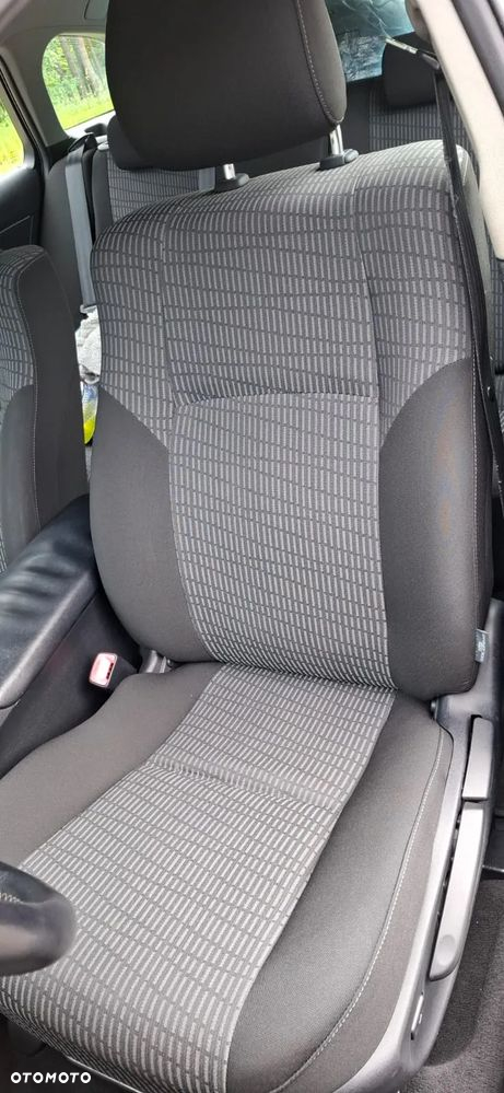 Toyota Avensis 1.8 Sol NAVI - 13