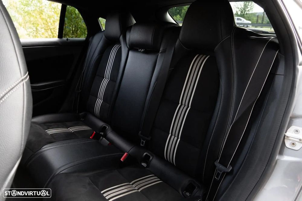 Mercedes-Benz CLA 180 d Shooting Brake AMG Line - 28