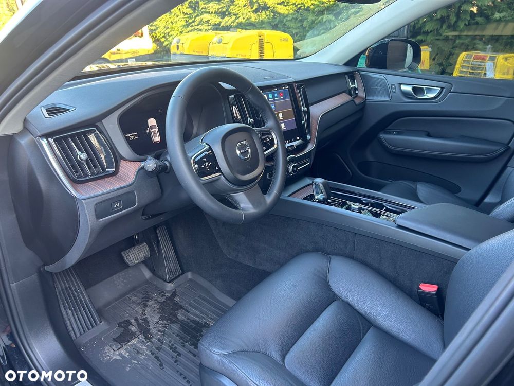 Volvo XC 60 B5 B AWD Plus Dark - 10
