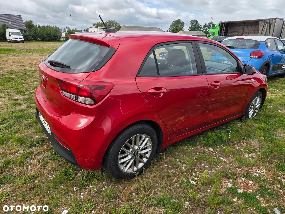 Kia Rio - 20