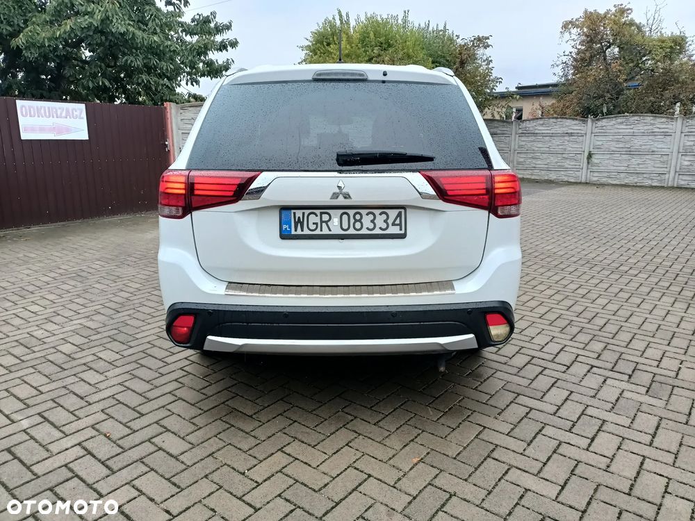 Mitsubishi Outlander - 8