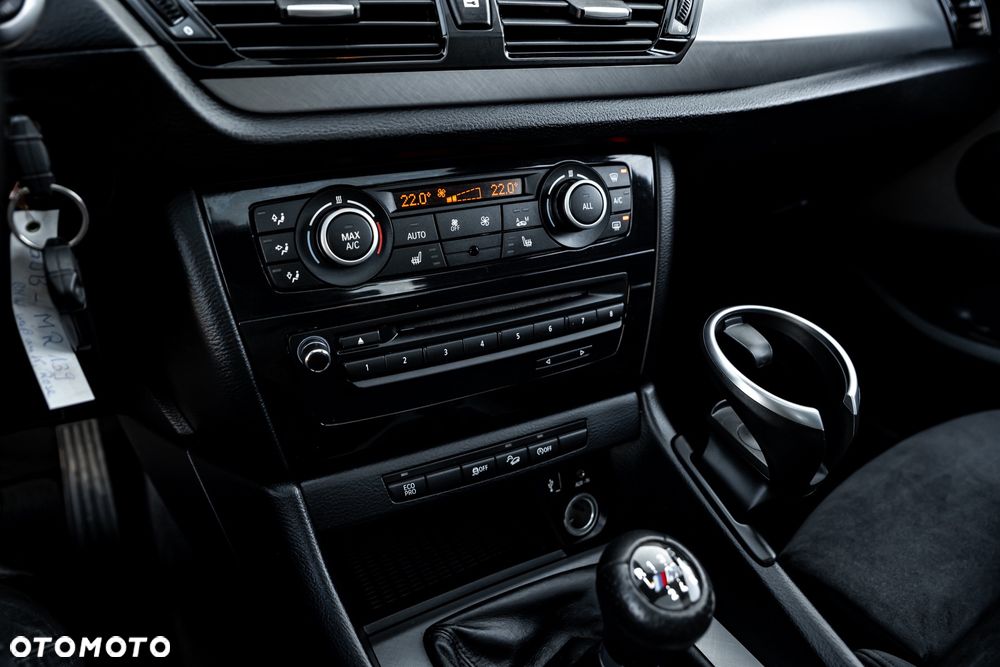 BMW X1 xDrive20d Sport Line - 30