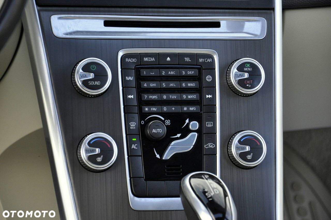 Volvo XC 60 T5 AWD Momentum - 18