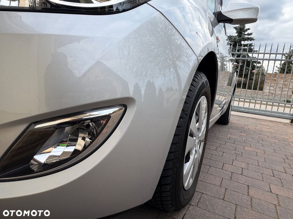 Hyundai ix20 - 12