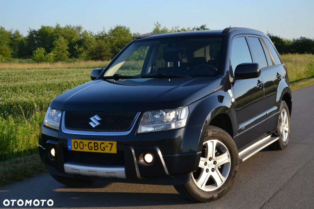 Suzuki Grand Vitara 2.0 De luxe - 24