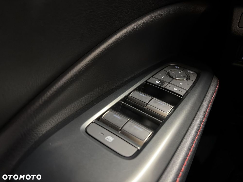Lexus LBX 1.5 Hybrid Emotion - 19