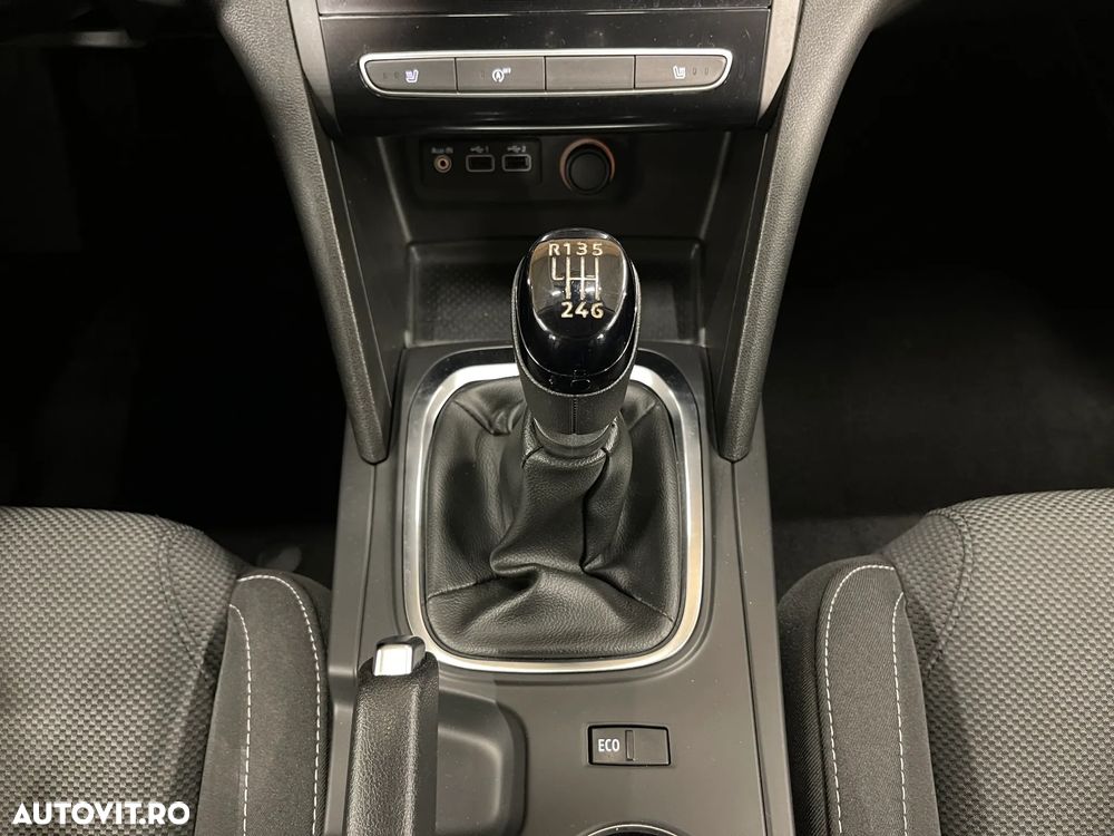 Renault Megane TCe 140 GPF Equilibre - 24