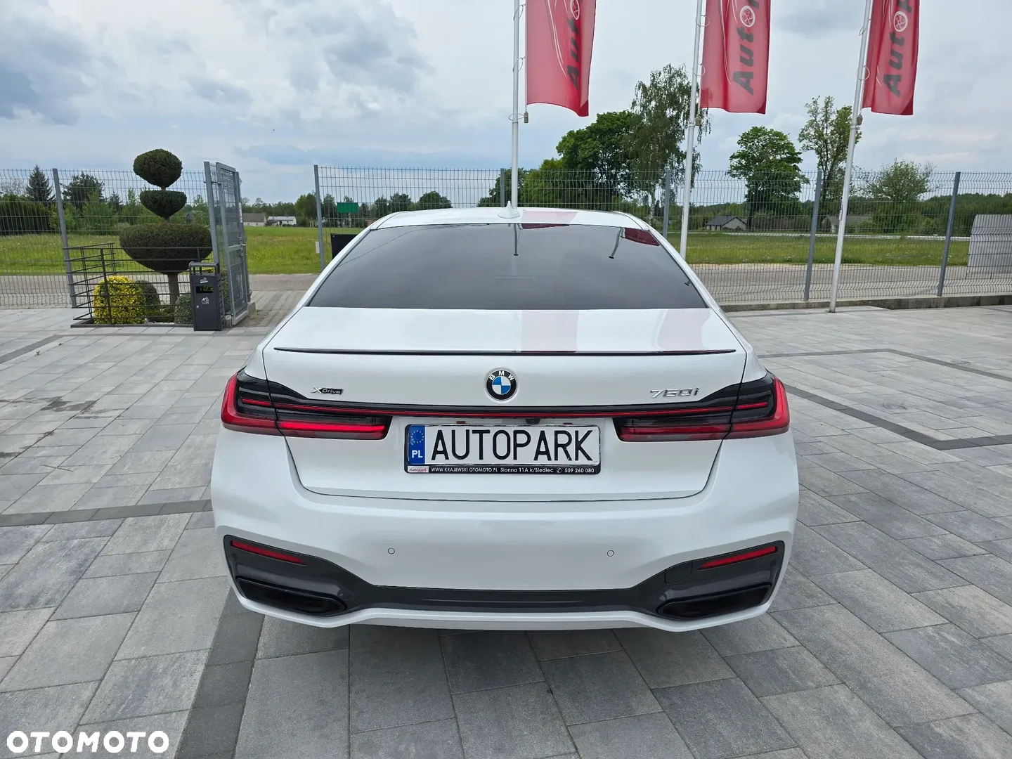 BMW Seria 7 750i xDrive sport - 17