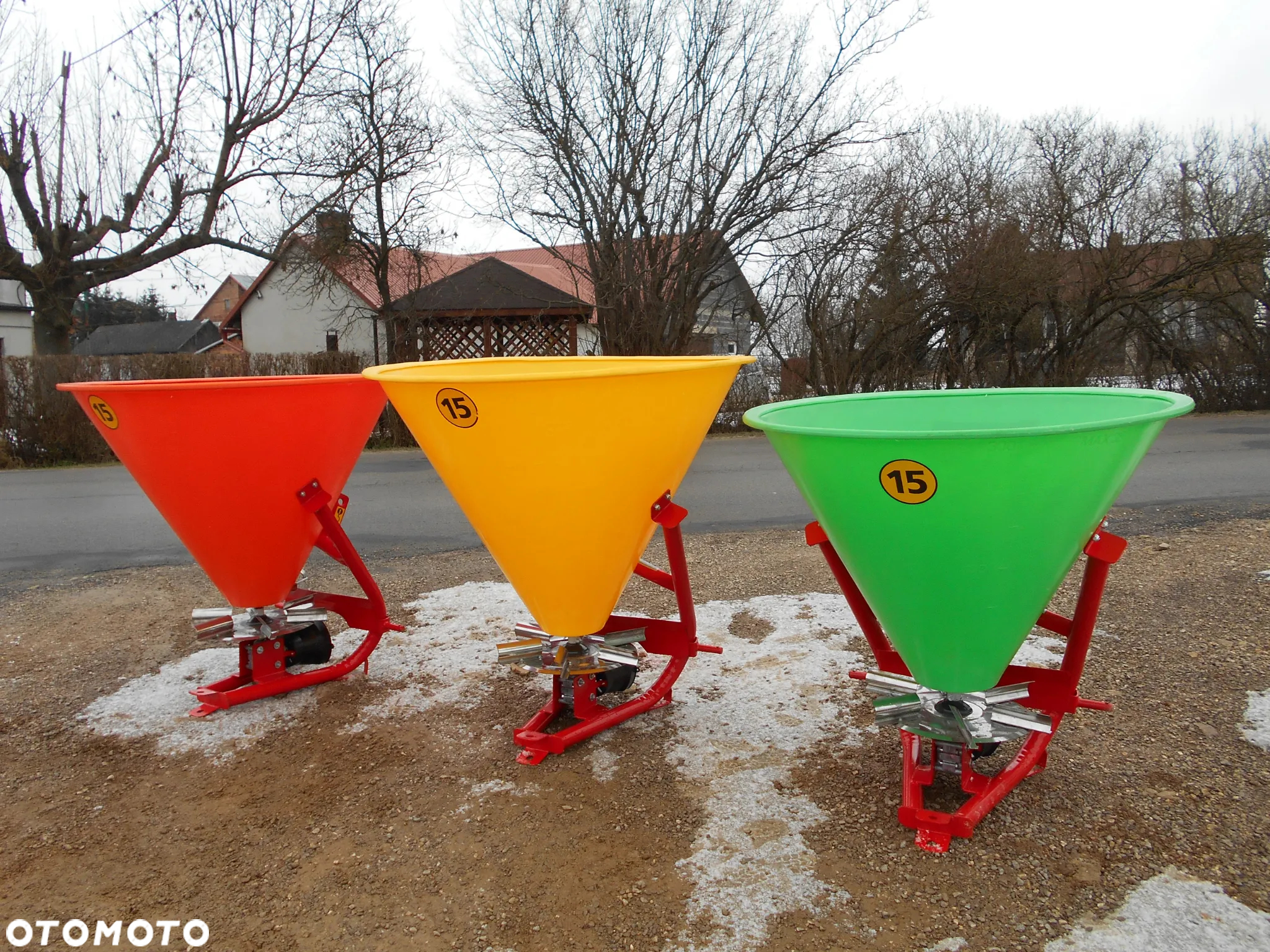 Rozsiewacz nawozów/ siewka / siewnik 200-500l LEJEK strumyk OD RĘKI - 10