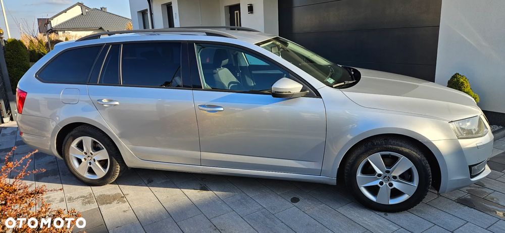 Skoda Octavia 1.6 TDI Drive DSG - 5