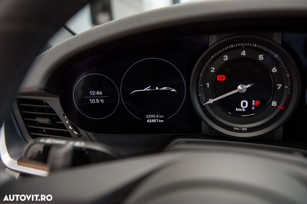 Porsche 911 Carrera Cabriolet PDK - 22