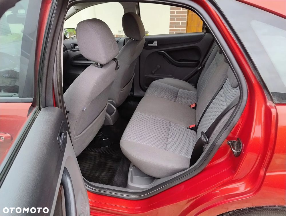 Ford Focus 1.6 Ti-VCT Titanium - 12
