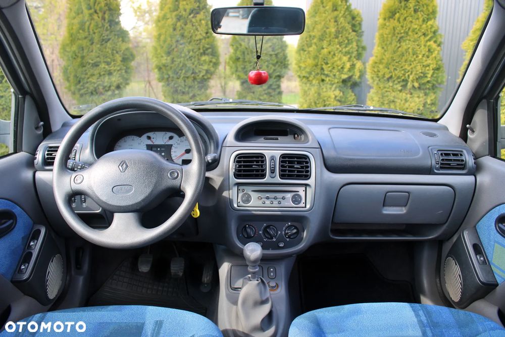Renault Clio - 17