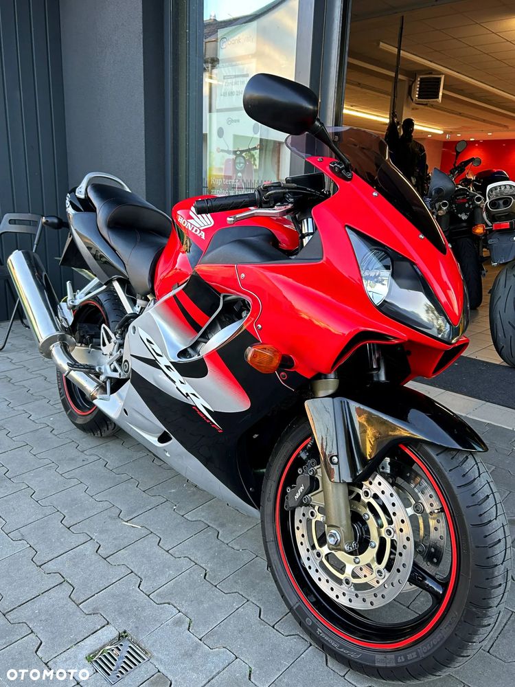 Honda CBR - 13