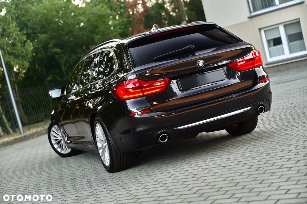 BMW Seria 5 525d Luxury Line - 2