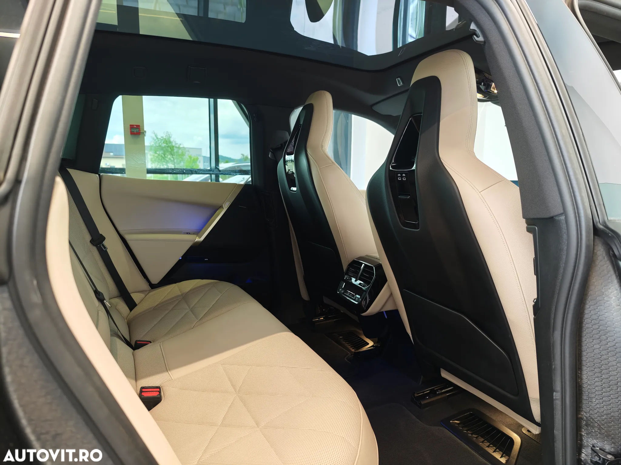 BMW iX xDrive50 - 13