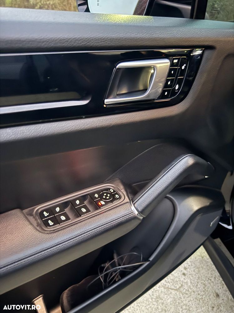 Porsche Cayenne Tiptronic S Platinum Edition - 15