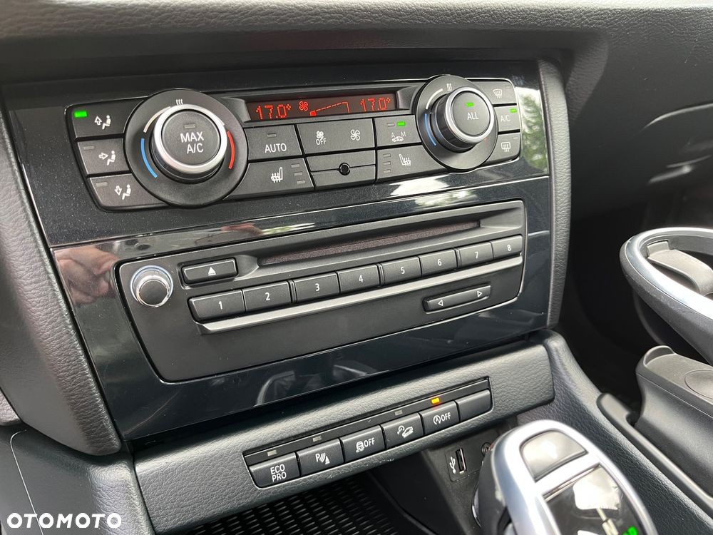 BMW X1 xDrive18d xLine - 30