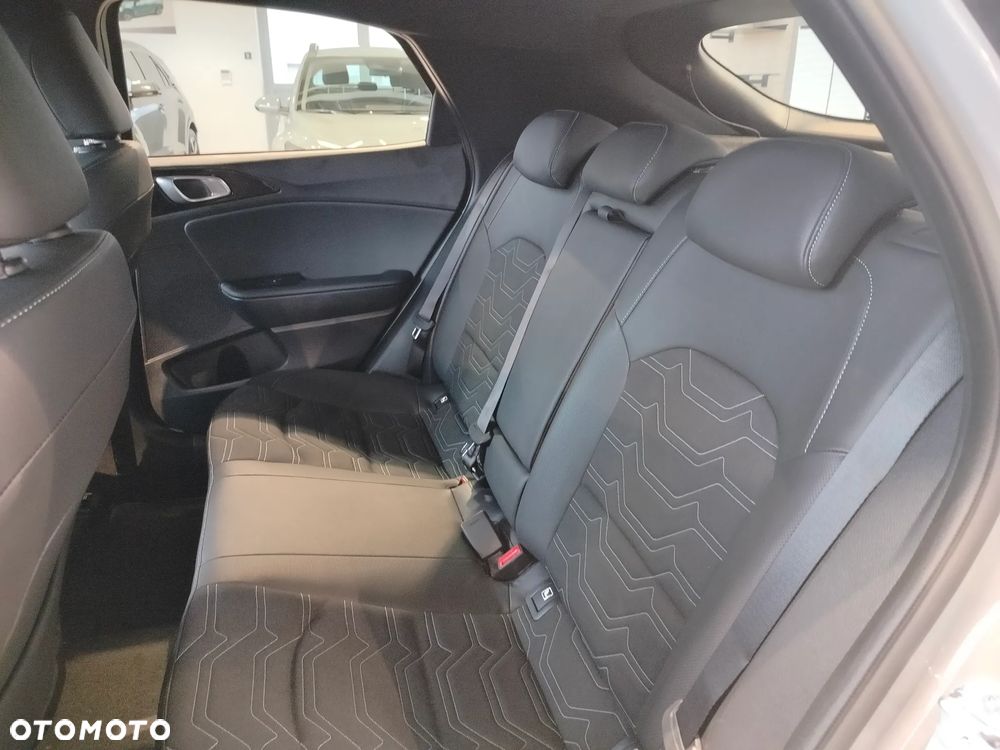 Kia XCeed 1.6 T-GDI Tribute DCT - 11