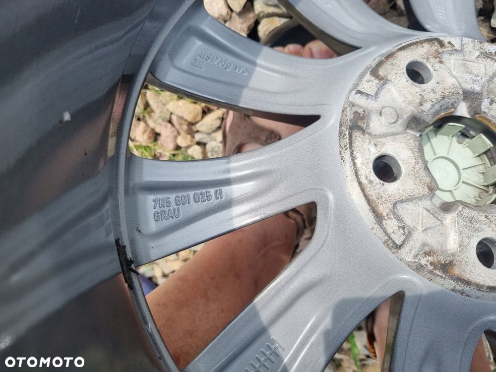 SEAT ALHAMBRA 7N5,VW SHARAN,PASSAT B8,TIGUAN,skoda alu 7x17 ET39 bdb stan - 7