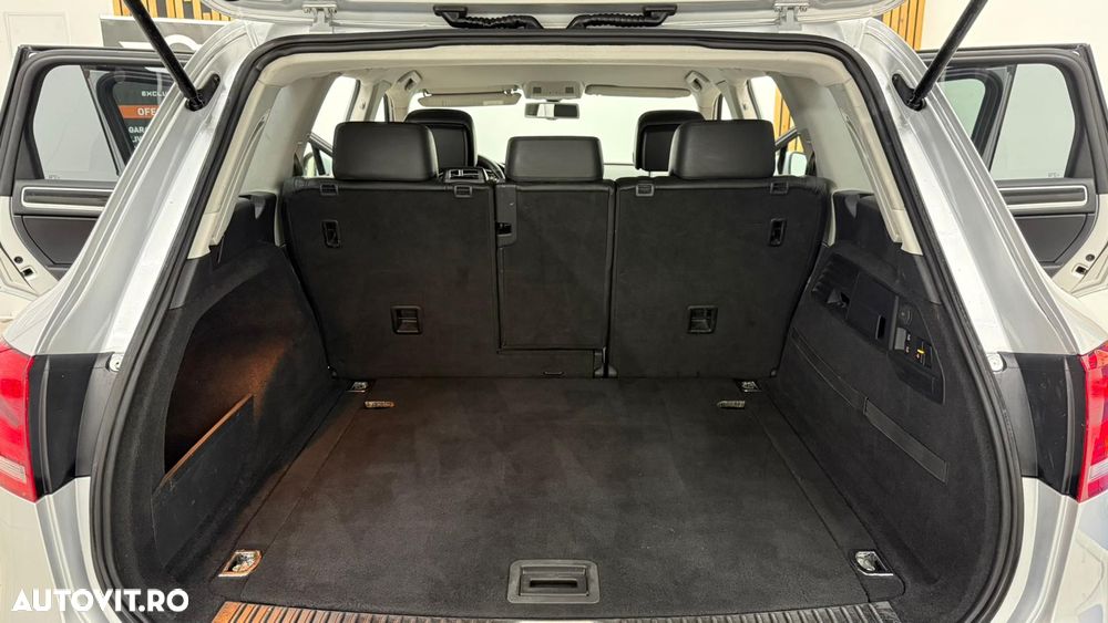 Volkswagen Touareg - 19