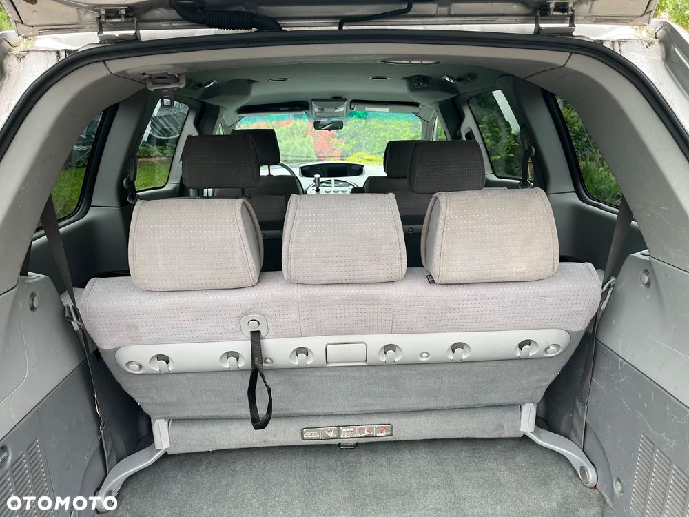 Nissan Quest 3.5 S - 5
