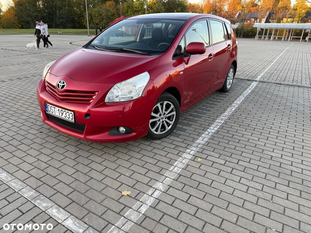 Toyota Verso 2011 photo 2