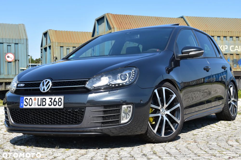 Volkswagen Golf - 2