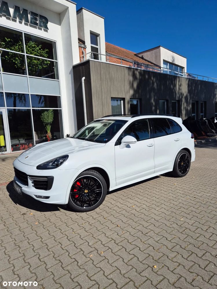 Porsche Cayenne GTS - 1