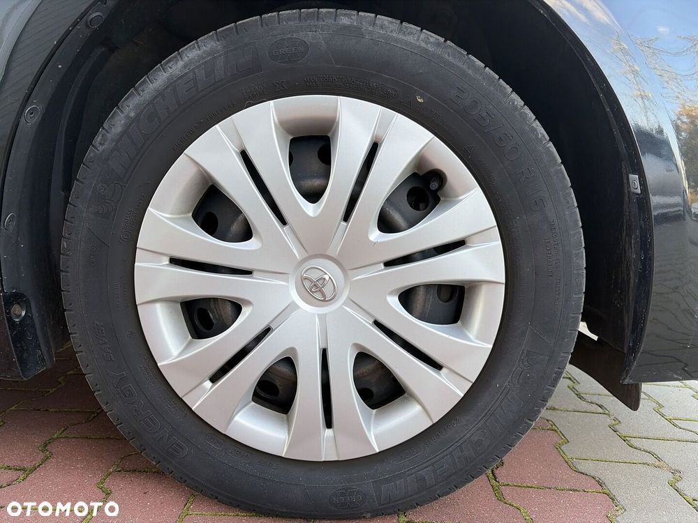 Toyota Avensis 1.8 Active - 17