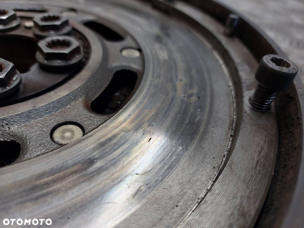 KOŁO DWUMASOWE + TARCZA + DOCISK + ŁOŻYSKO VOLKSWAGEN PASSAT B5 1.6 8V - 2