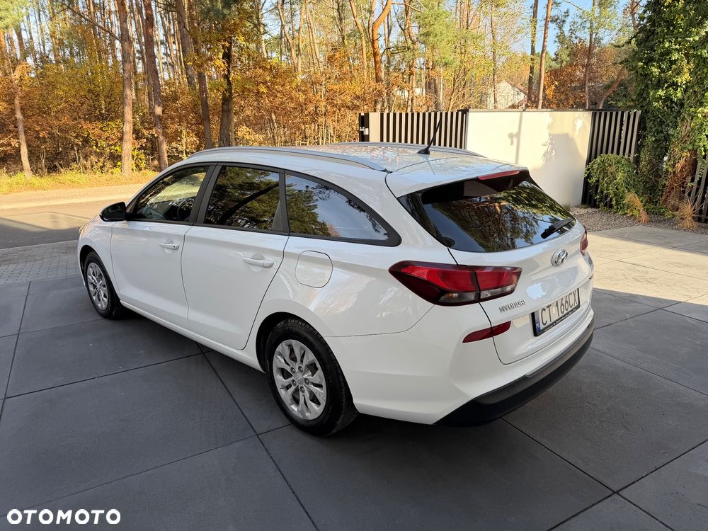 Hyundai i30 1.6 D Classic + - 6