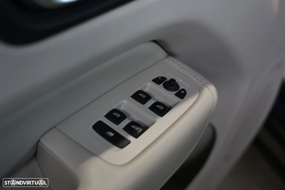 Volvo XC 60 2.0 T6 PHEV Inscription Expression AWD - 14