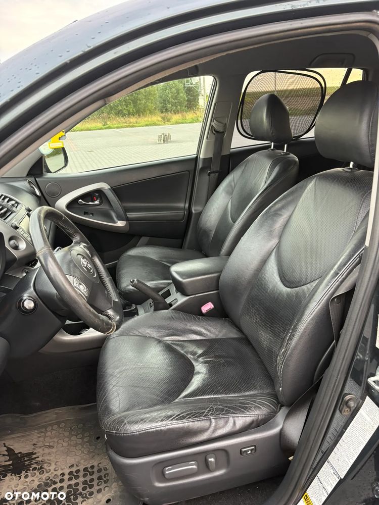 Toyota RAV4 - 11
