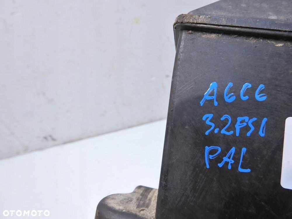 FILTR WĘGLOWY AUDI A6 C6 3.2 FSI 4F0201803E - 2