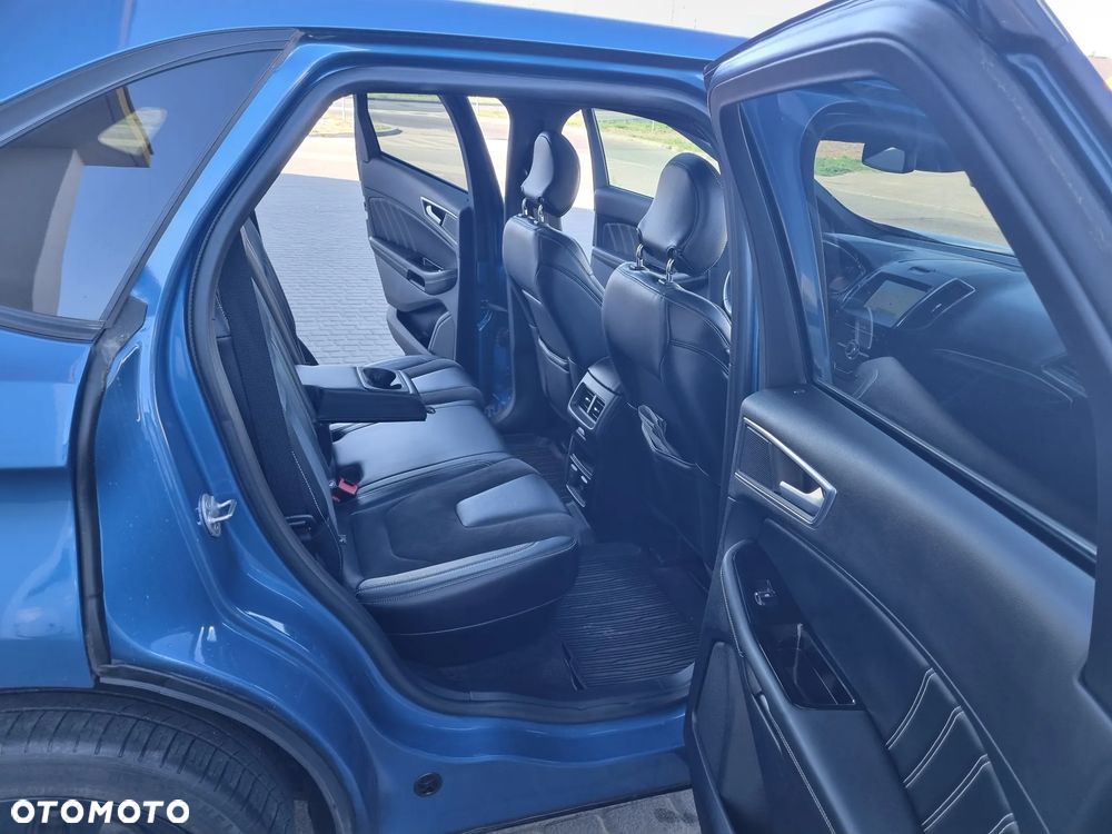 Ford Edge - 8