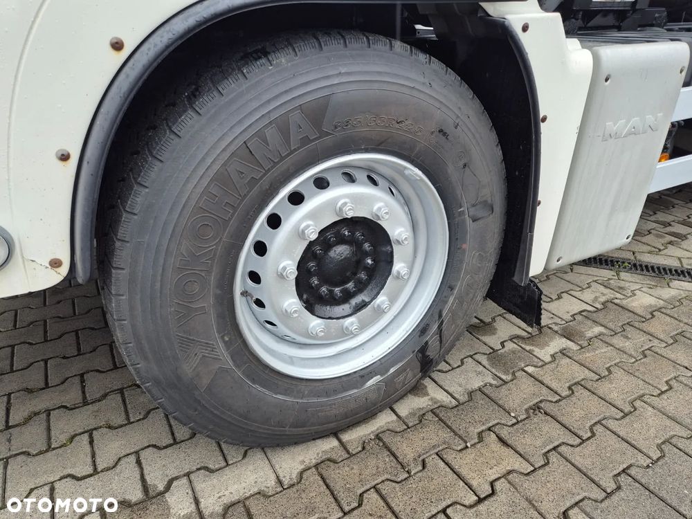 MAN TGS 18.360 / CYSTERNA / PALIWA + OLEJE / ADR / EURO 5 / 11M3 / 3 KOMORY / KABINA SYPIALNIANA / 1WŁ - 10