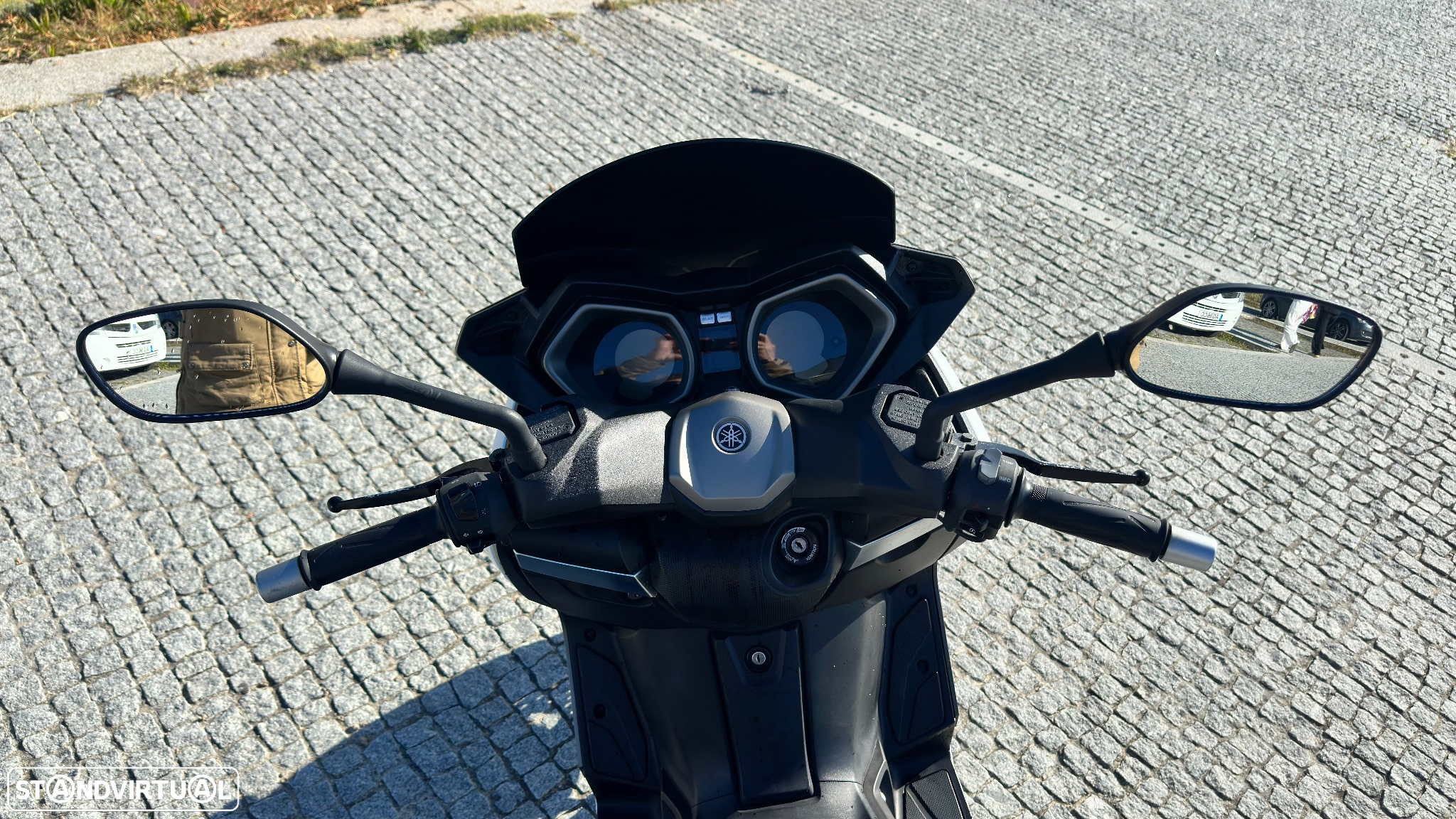 Yamaha X-Max - 4