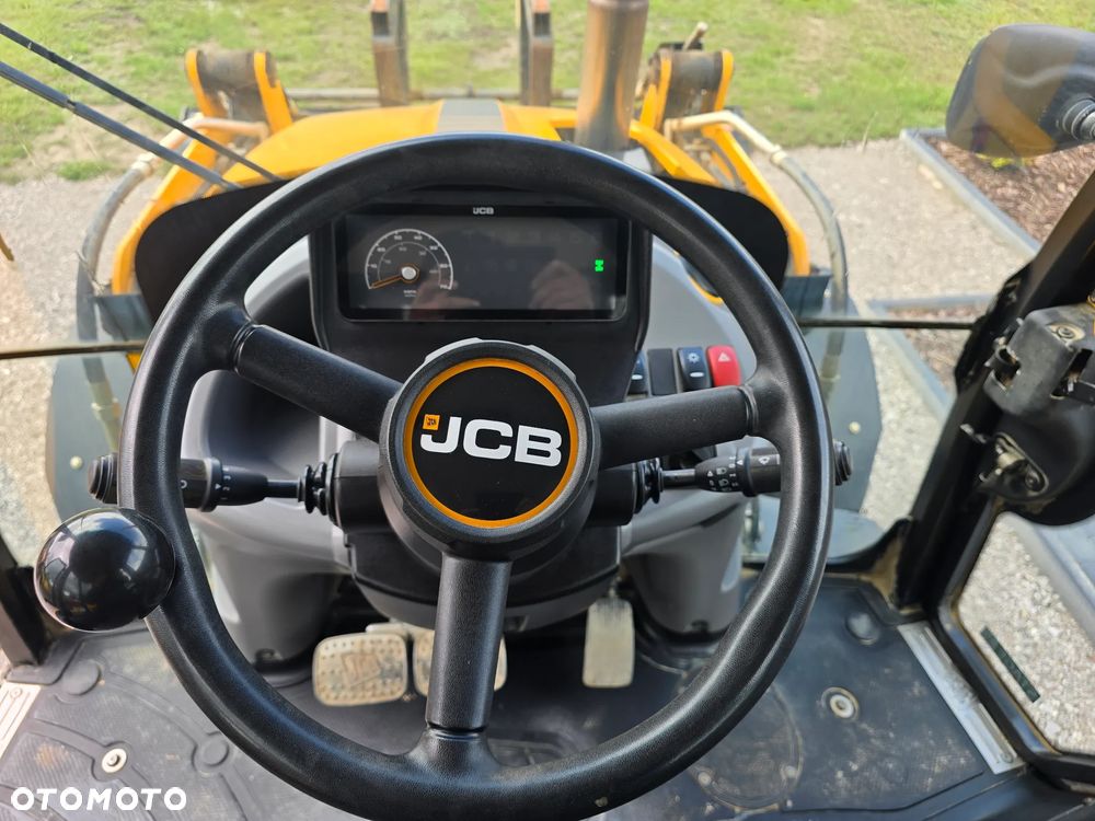 JCB - 8