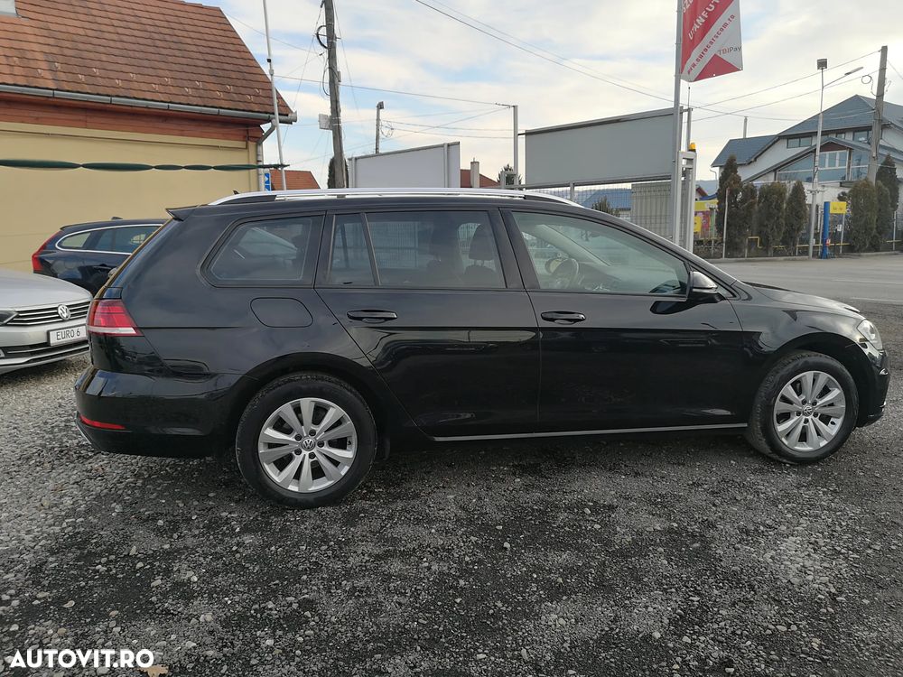 Volkswagen Golf - 9
